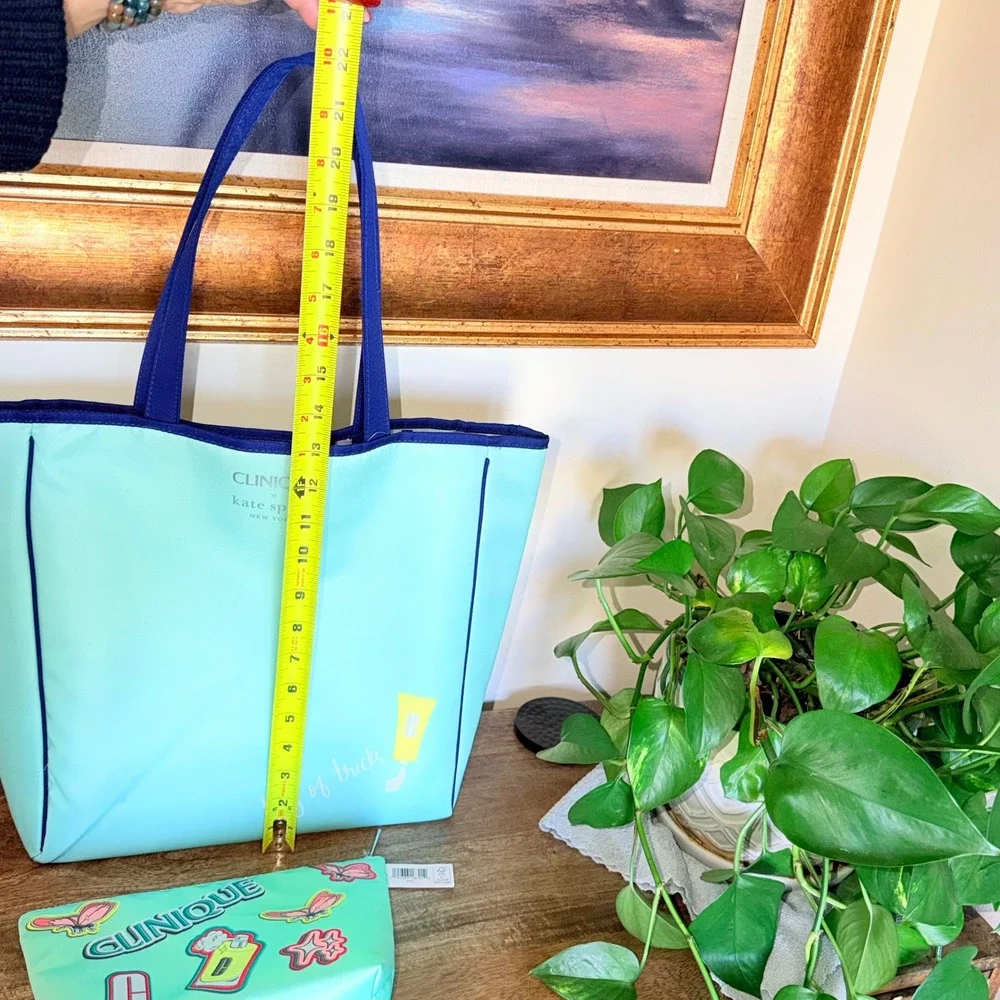 Clinique Mint Green Tote Bag with Navy Trim and Matching Pouch